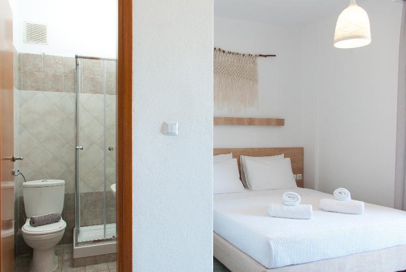 Calma Beach Hotel 斯塔夫罗斯 外观 照片